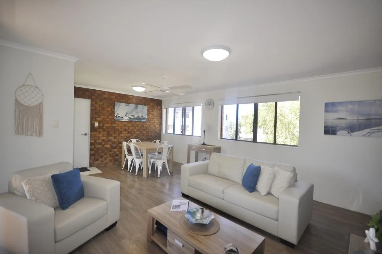 Crystal Waters On The Beach Apartment Woorim